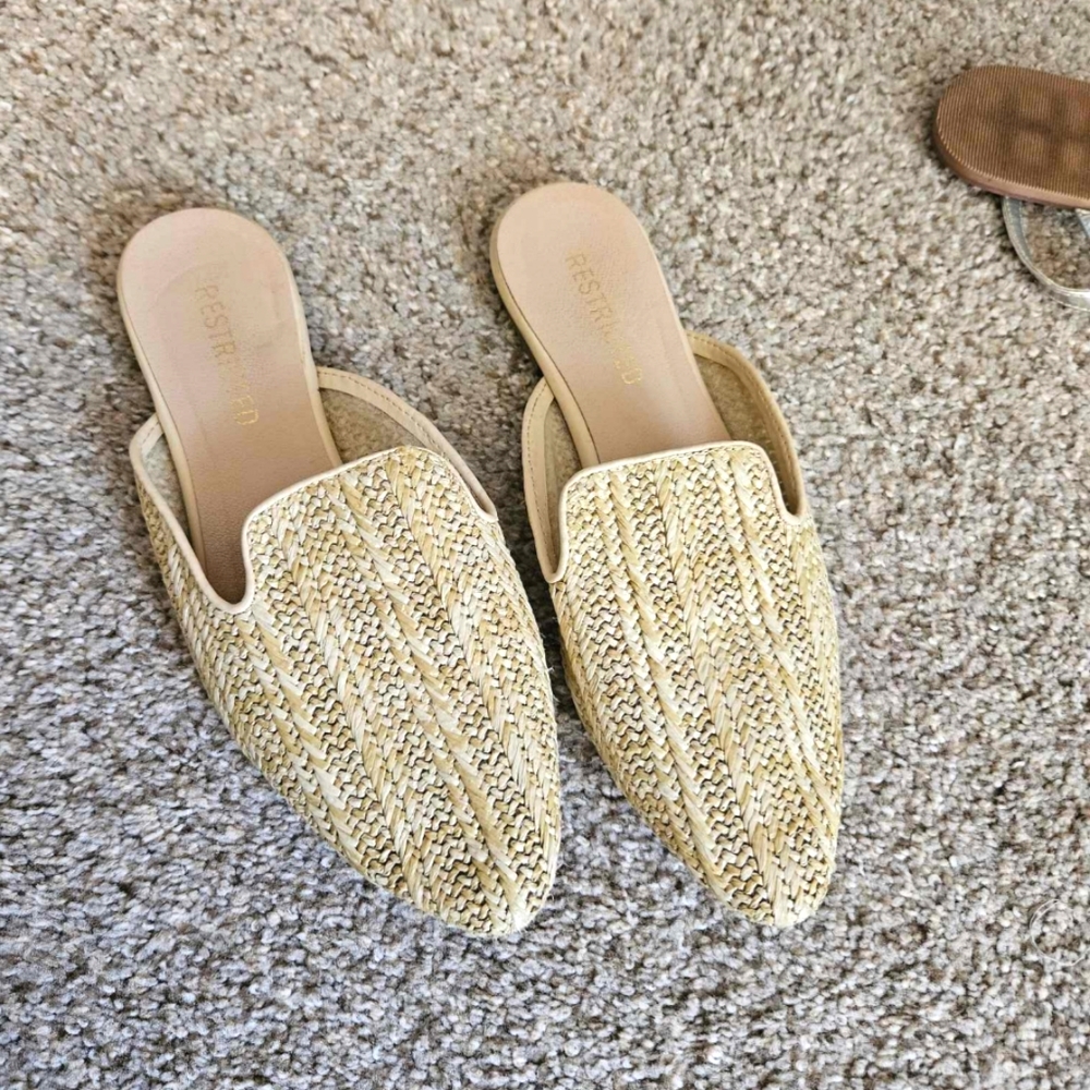 Restricted slip ons - Picture 2 of 3